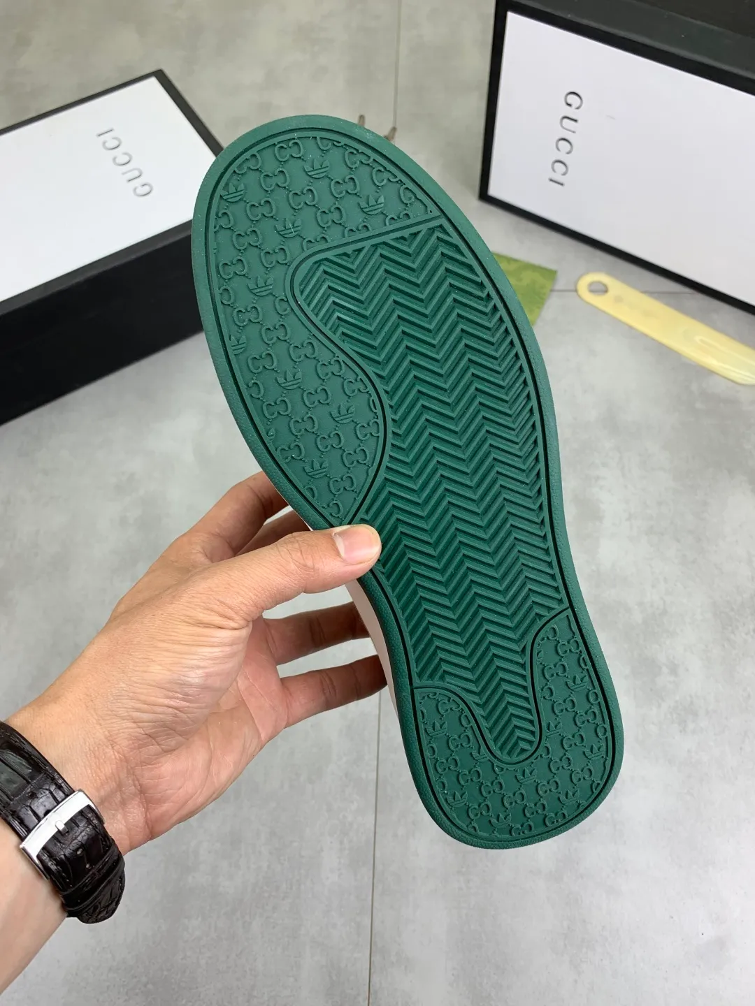 Men's men's shoes 💰P420💰【New model】 🆘 The latest model from Gucci official website🎁Classic casual and fashionable men's shoes👟Best model💥The style is simple and elegant, exclusive for trendy men. Unique official website latest brand elements👑Gucci original decoration, fashionable and generous, the fabric is made of original soft calfskin➕Comfortable soft pigskin lining ✅Wear-resistant rubber outsole specified on the official website_Full of elasticity, the classic model taken at the counter 🎬Color: 3️⃣colors available😍Number of codes: 38-44 (45 46 customized)